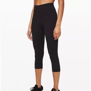 Lululemon Cropped Black Mesh Detail Legging 4